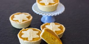 Beitragsbild des Blogbeitrags süße kürbis-tartelettes von fischers fritzen