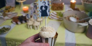 Beitragsbild des Blogbeitrags eierlikör cupcakes mit topfen-topping {oscar buffet 2015} 