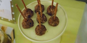 Beitragsbild des Blogbeitrags käsekügelchen mit cranberries {oscar buffet 2015}