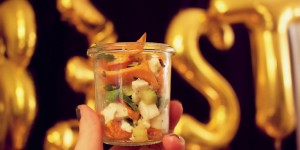 Beitragsbild des Blogbeitrags süßkartoffel-salat im glas mit feta + zuccini {oscar buffet 2016}