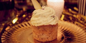 Beitragsbild des Blogbeitrags gorgonzola-birnen-muffins mit cranberry topping {oscar buffet 2016} 