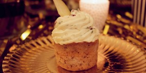 Beitragsbild des Blogbeitrags gorgonzola-birnen-muffins mit cranberry topping {oscar buffet 2016}