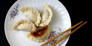 Beitragsbild des Blogbeitrags Rezension {immer schon vegan} & das Rezept für Jiaozi
