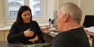 Beitragsbild des Blogbeitrags „Vom Reptiliengehirn, ohne Umweg, direkt ins Plenum“ – Über Männer und Frauen in der Politik