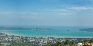 Beitragsbild des Blogbeitrags Altstadt von Phuket Town・Big Buddha bei Chalong (Thailand als Alleinreisende ohne Roller entdecken) 