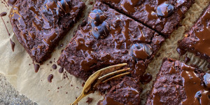 Beitragsbild des Blogbeitrags Rezept | Vegane Schokoladen Brownies 