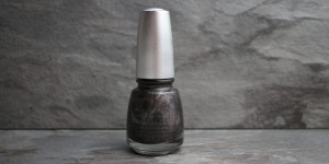 Beitragsbild des Blogbeitrags china glaze {galactic grey} 