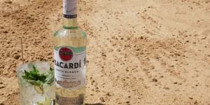 Beitragsbild des Blogbeitrags Rezepte für die perfekten Drinks für deine Sommerparty
