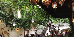 Beitragsbild des Blogbeitrags Wiens schönste Heurige in der Innenstadt