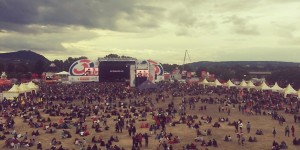 Beitragsbild des Blogbeitrags Warum der Frauenbereich am Donauinselfest eine Frechheit ist