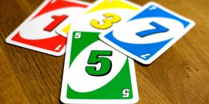 Beitragsbild des Blogbeitrags Warum wir UNO jahrelang falsch gespielt haben 