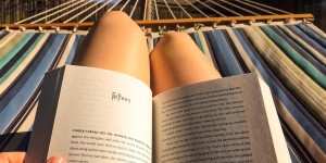 Beitragsbild des Blogbeitrags Sommerlektüre – 1000things Buchtipps für den Sommer