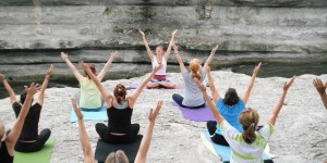 Beitragsbild des Blogbeitrags Outdoor-Yoga im Sommer in Wien – Teil 1