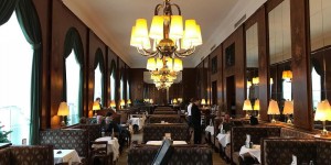 Beitragsbild des Blogbeitrags Traditionelle Kaffeehäuser in Wien, die ihr besuchen solltet