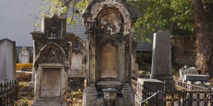Beitragsbild des Blogbeitrags Gräber putzen am Jüdischen Friedhof Währing