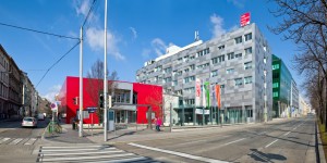 Beitragsbild des Blogbeitrags 1000things Praktikum: Unser Master-Studium an der FHWien der WKW