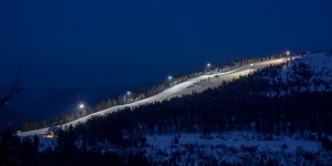 Beitragsbild des Blogbeitrags Diese Wintersportarten kannst du in Österreich bei Nacht machen