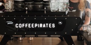 Beitragsbild des Blogbeitrags Diese Kaffeehäuser und Cafés bieten Lieferservice in Wien