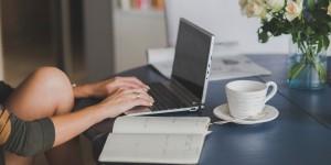 Beitragsbild des Blogbeitrags E-Learning: Was du von zu Hause aus alles lernen kannst