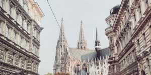 Beitragsbild des Blogbeitrags Die Votivkirche wird zum erweiterten Hörsaal der Uni Wien 