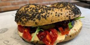 Beitragsbild des Blogbeitrags Wo ihr in Wien tolle Bagel-Kreationen bekommt