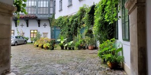 Beitragsbild des Blogbeitrags Bezaubernde Innenhöfe und Geheimgänge in Wien – Teil 2