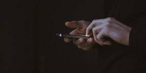Beitragsbild des Blogbeitrags Unser Senf: Wer postet, trägt Verantwortung