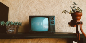 Beitragsbild des Blogbeitrags Wie es war, in den 90ern ohne Fernseher aufzuwachsen