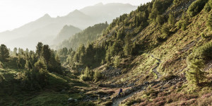 Beitragsbild des Blogbeitrags Spektakuläre Höhenwanderwege in Tirol