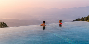 Beitragsbild des Blogbeitrags Die 10 schönsten Infinity Pools in Österreich