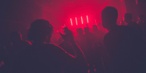 Beitragsbild des Blogbeitrags Tanzen erlaubt: Welche Regeln ab heute in Clubs gelten