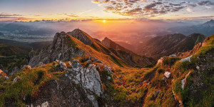 Beitragsbild des Blogbeitrags Zwischen Alpenpanorama und Stadtromantik: Sommerurlaub in Innsbruck