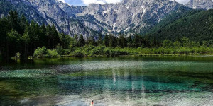 Beitragsbild des Blogbeitrags Wandern und baden: 6 erfrischende Wanderungen in Oberösterreich
