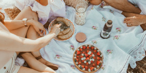 Beitragsbild des Blogbeitrags Unsere liebsten Sommer-Rezepte für Picknicks