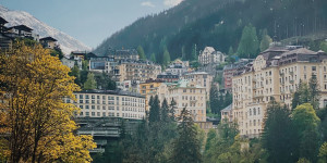 Beitragsbild des Blogbeitrags Bad Gastein zwischen Alt und Neu: Stillstehen bis was weitergeht 