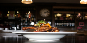 Beitragsbild des Blogbeitrags Unsere liebsten Restaurants zum Ganslessen in Österreich