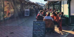 Beitragsbild des Blogbeitrags Spritzer trinken und Sonne genießen in Wien 