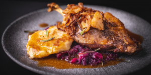 Beitragsbild des Blogbeitrags Die besten Restaurants zum Ganslessen in Niederösterreich