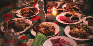 Beitragsbild des Blogbeitrags Wiener Lokale, die für euch Weihnachtsessen zubereiten 