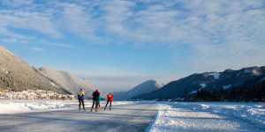 Beitragsbild des Blogbeitrags Traumhafte Seen zum Eislaufen in Österreich 
