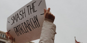 Beitragsbild des Blogbeitrags Unser Senf: Warum die “Sicherheitstipps für Frauen” eine Frechheit sind