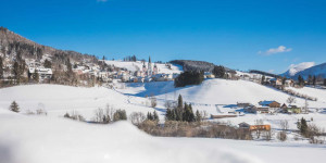 Beitragsbild des Blogbeitrags Skitouren statt Steffl: Aktivitäten für euren Winterurlaub nahe Wien