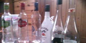Beitragsbild des Blogbeitrags 12 Drinks aus unserer Jugend, die wir (nicht) vermissen