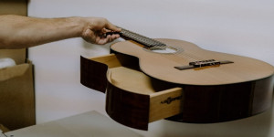 Beitragsbild des Blogbeitrags Upcycling: Vom Instrument zum Möbelstück