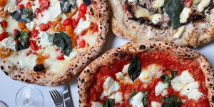 Beitragsbild des Blogbeitrags 1000things Awards: Das sind die 5 besten Pizzerien in Wien 2022