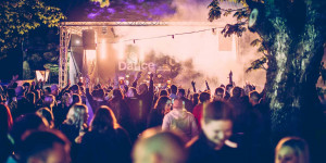 Beitragsbild des Blogbeitrags Gewinne 1×2 Festivalpässe fürs ZipfAir Music Festival 2022