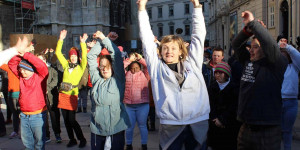 Beitragsbild des Blogbeitrags Performance am Welt-Down-Syndrom-Tag: Schritt für Schritt zum offenen Miteinander