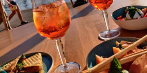Beitragsbild des Blogbeitrags Unsere liebsten Aperitivo-Lokale in Wien