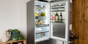 Beitragsbild des Blogbeitrags Wie ihr Lebensmittel im Kühlschrank richtig lagert: Was gehört wohin?