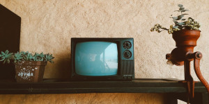 Beitragsbild des Blogbeitrags Wie es war, in den 90ern ohne Fernseher aufzuwachsen